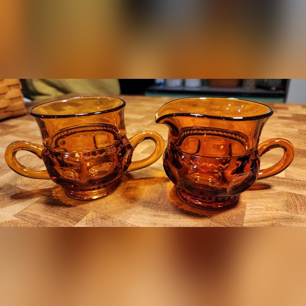 Vintage Indiana glass sugar/ creamer set